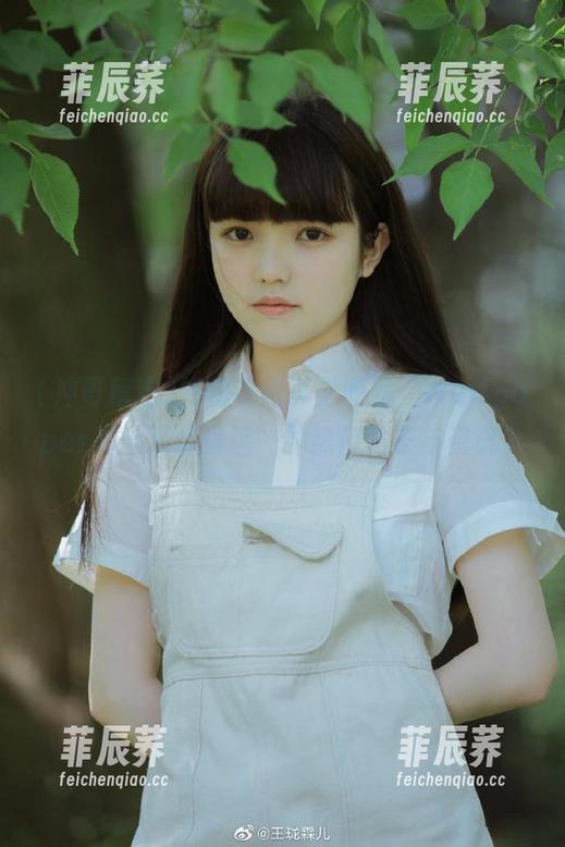 如何在网页上收藏“wallpaper冲哥精选最近”的热门帖子与资讯？