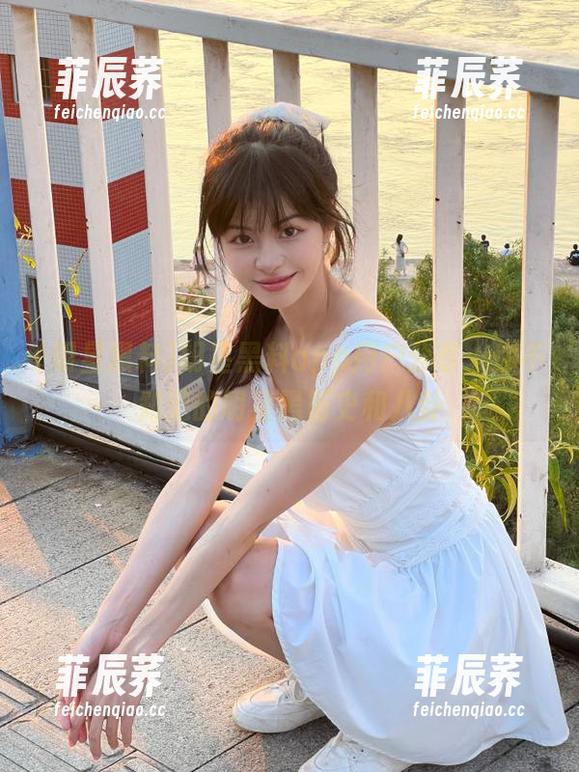 明星黑料app用户分享：你不知道的明星黑历史和八卦