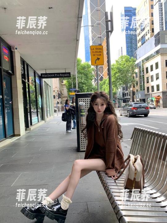跟随网曝吃瓜，打开入口瞬间获取热辣资讯，吃瓜不停歇！