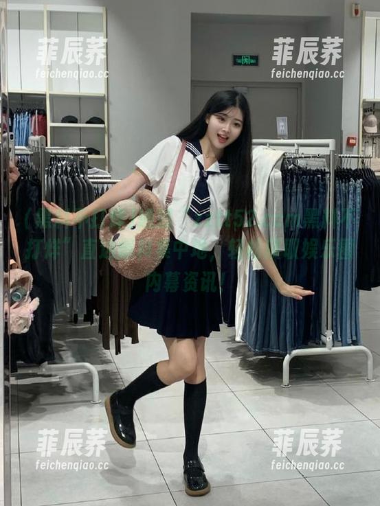通过“zztt52.ccm黑料不打烊”直达爆料集中地，轻松获取娱乐圈内幕资讯！