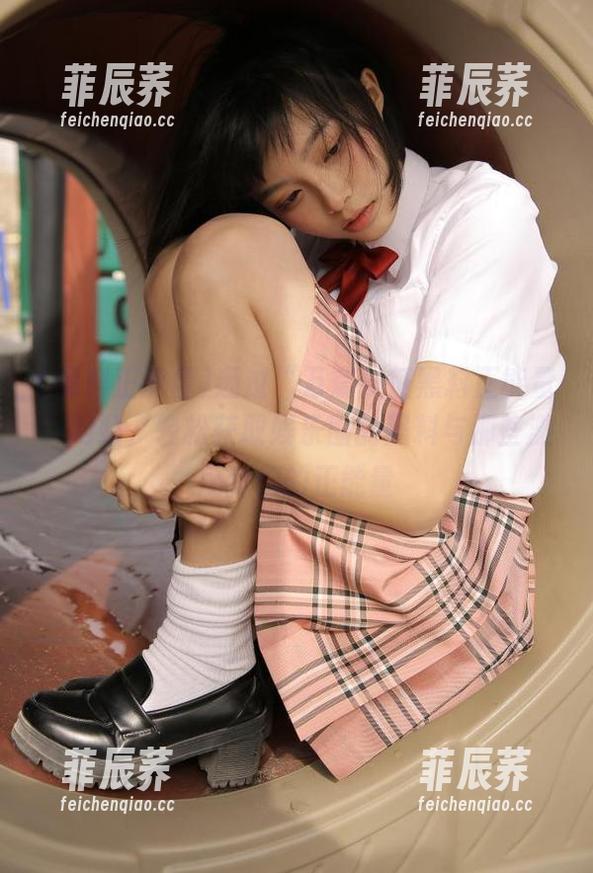通过“万篇长征黑料正能量”网站，轻松获取娱乐圈的黑料与那些激励我们的正能量